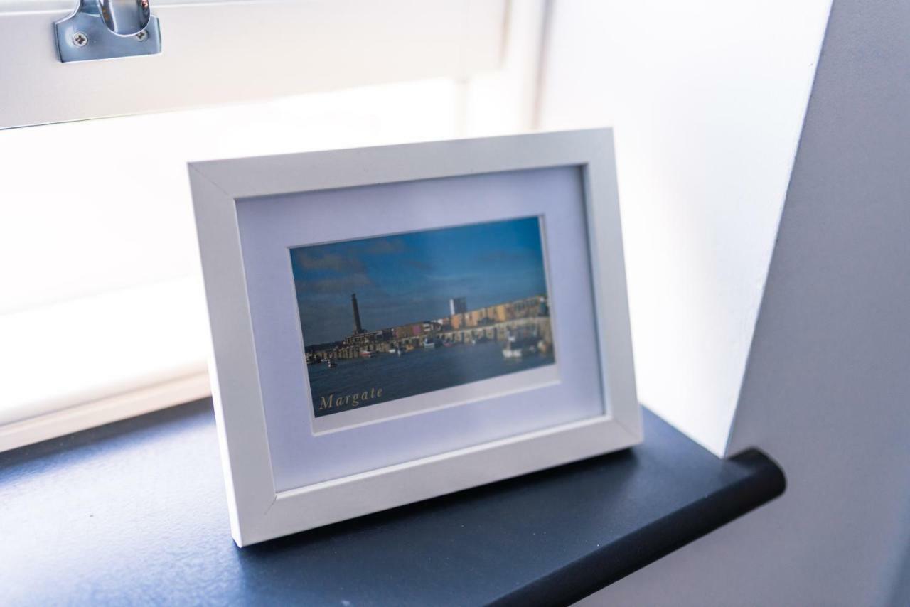 The Sunset Apartment - Margate Beach - By Goldex Coastal Breaks Buitenkant foto